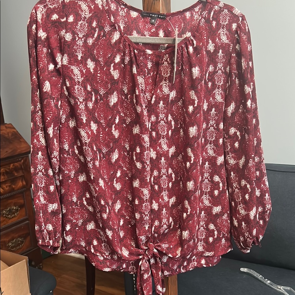 Women's Burgundy Patterned Top new from stitch fix West Kei blouse with tie